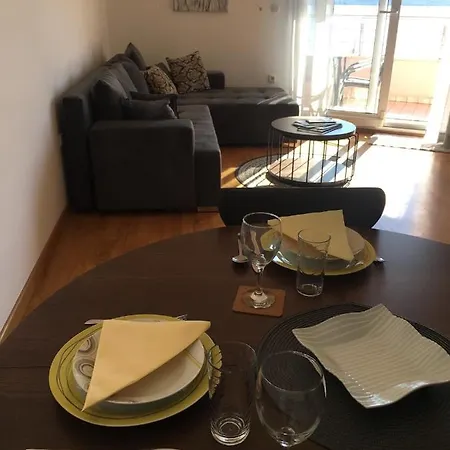Lucia Apartment *