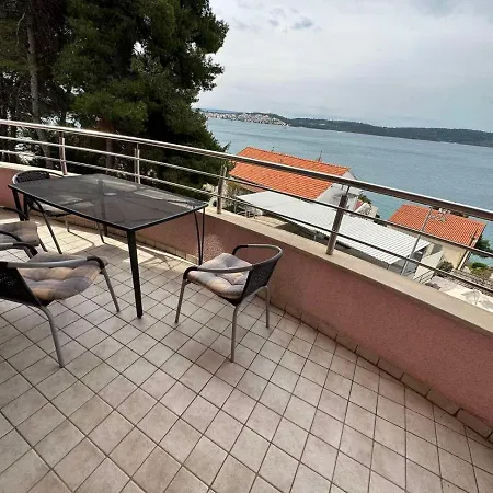 Lucia * トロギール