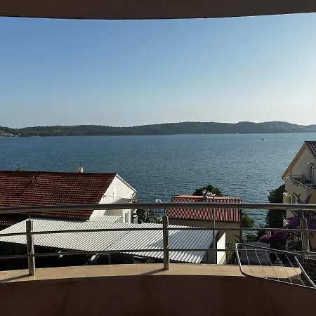 Lucia Apartment